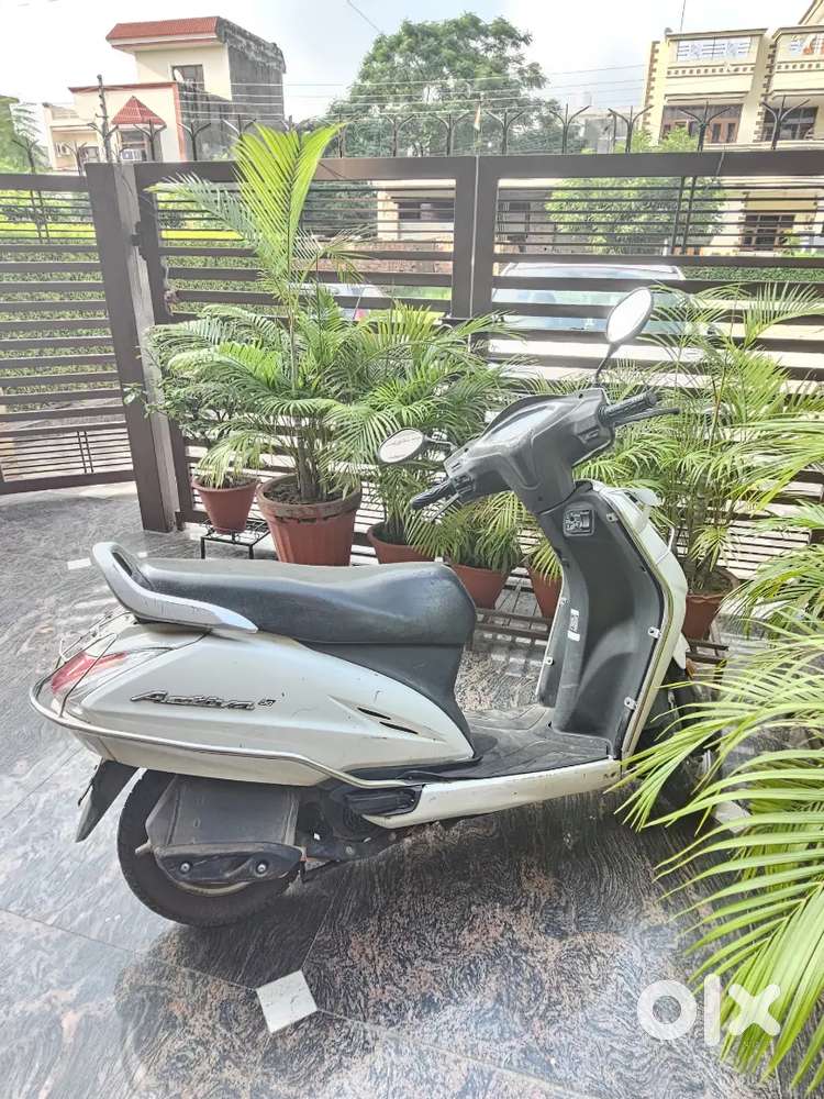 Selling Activa 5G . Fully working condition  with no issues.