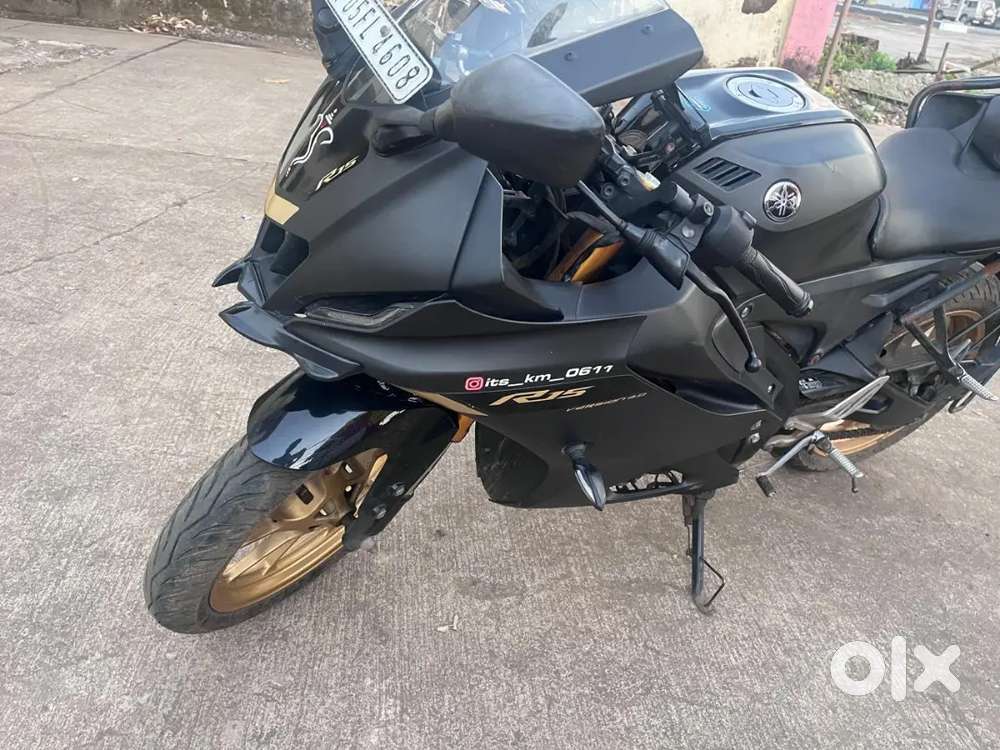 Both tyre new ,showroom service continue,no damage anywhere