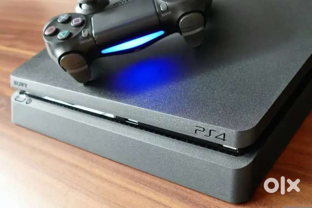 PS4 Sleek with 2 controllers