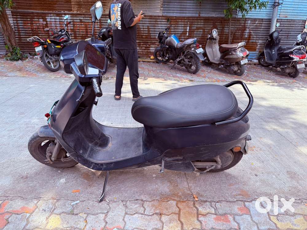 Range: 151 km on a single charge Top Speed: 90 kmph