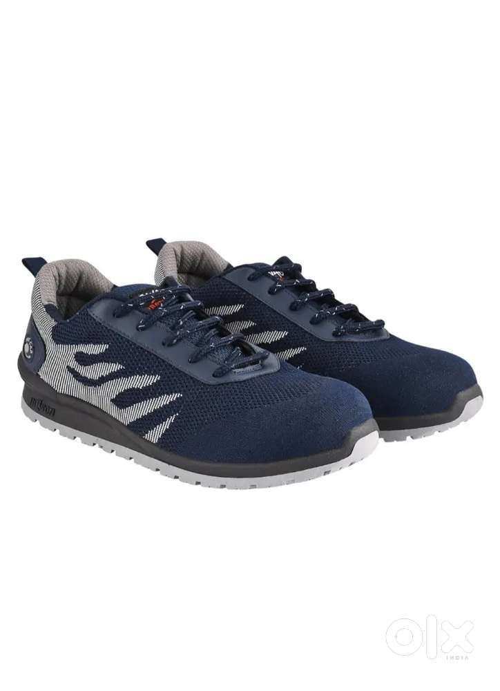 Safety sports shoes