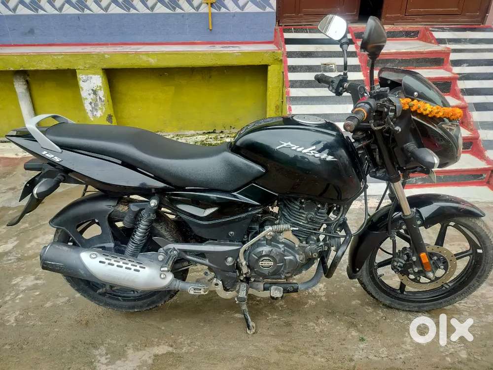न्यू कंडीशन एक हाथ की गाड़ी है