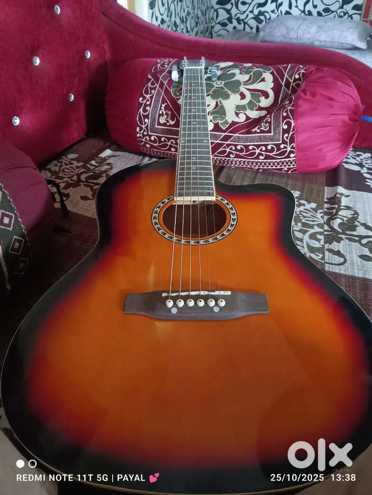 Acoustic Guitar for Sale – Great Sound & Condition