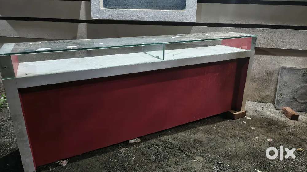Shop conter length 8 feet... Height 3 feet... Deep 1.5 feet