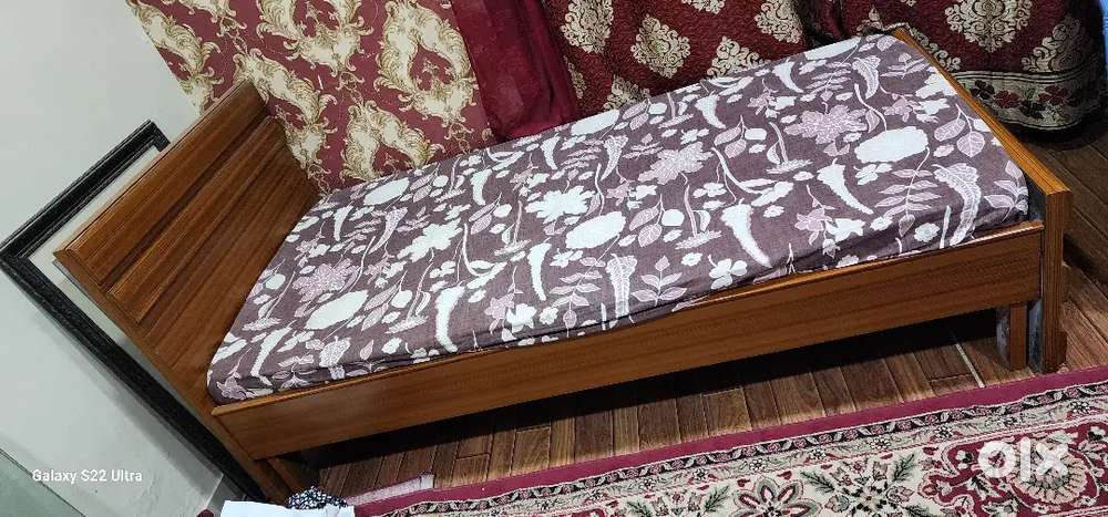 Single bed with mattress
