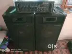 300 watts studio maker amplifier and 250 boxes