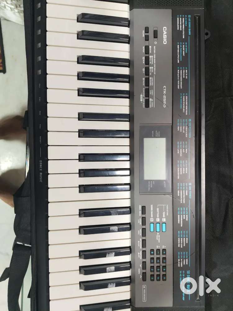 Yamaha Electric Keyboard