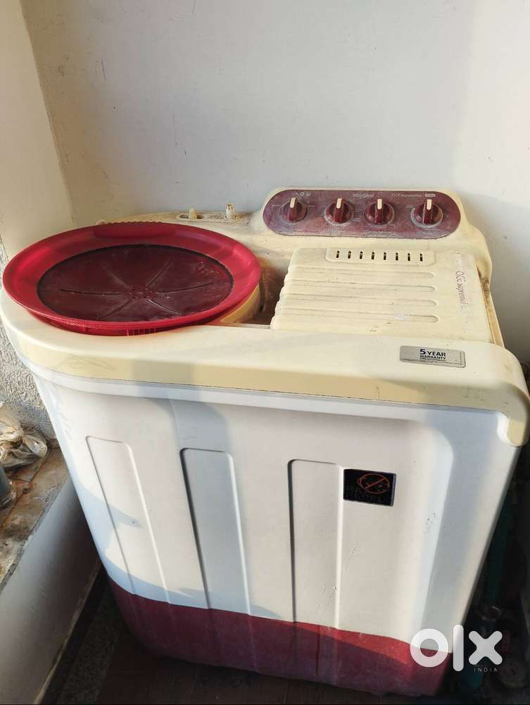 Whirlpool semi automatic washing machine