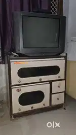 SONY TV WITH TV TABLE
