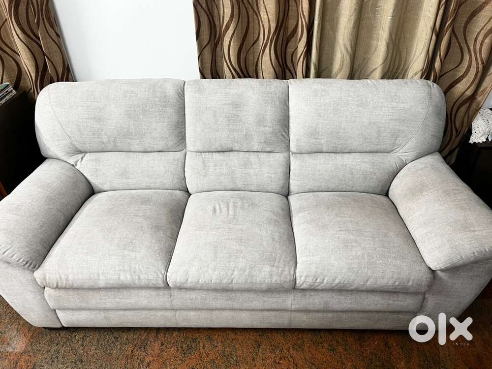 Looks new, its soft, clean and comfortable