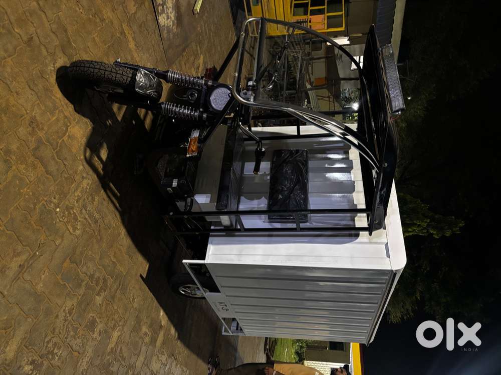 E rickshaw lithium battery 3 year warrant and with lead acid 1 year