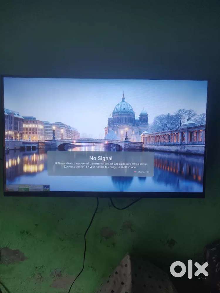 32 colour television LG companey