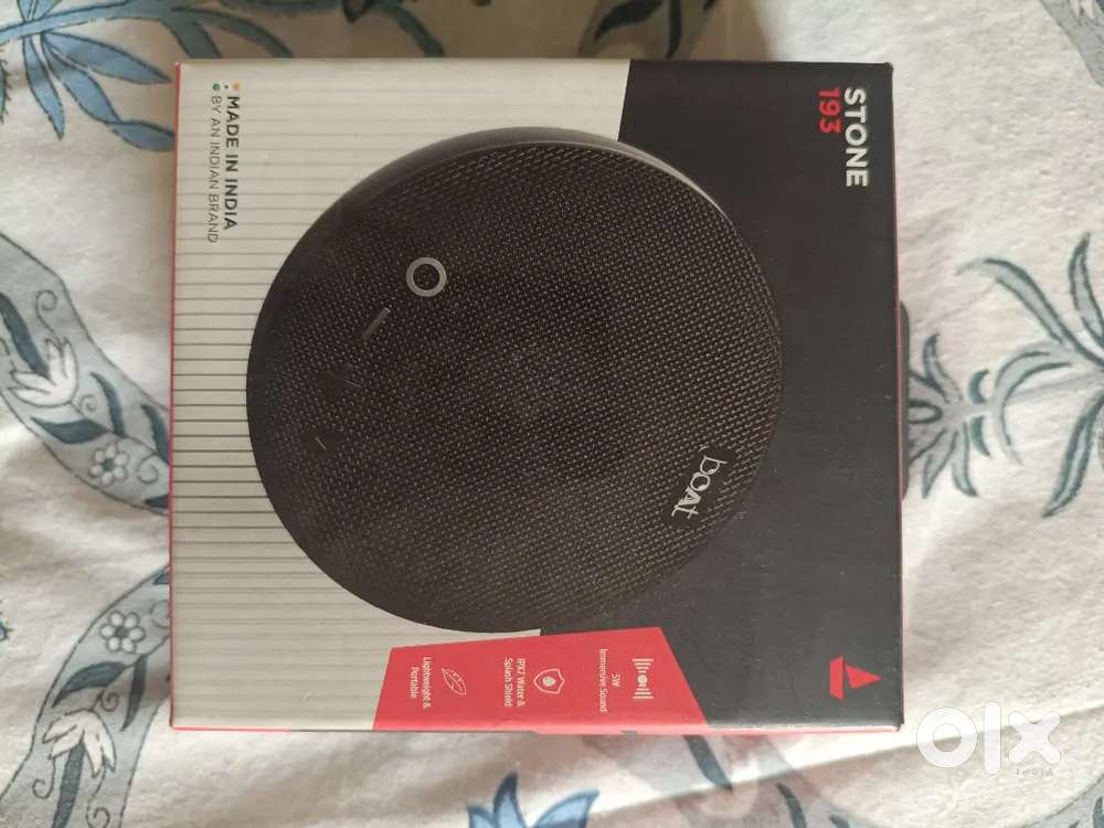 SELLING A BOAT BLUETOOTH SPEAKER