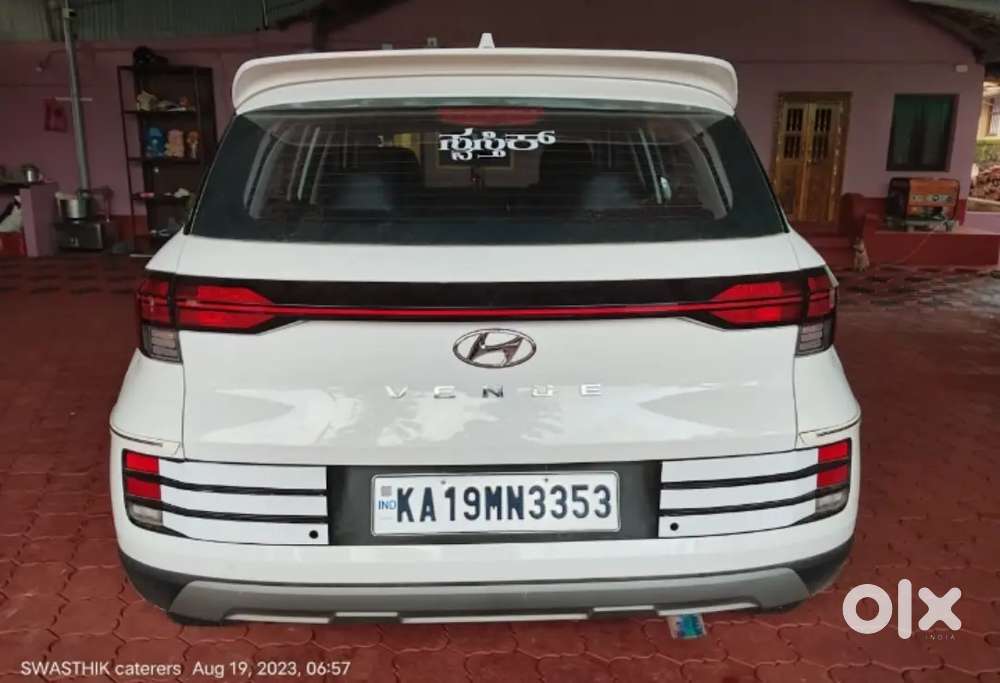 Hyundai Venue 2023 Petrol Well Maintained