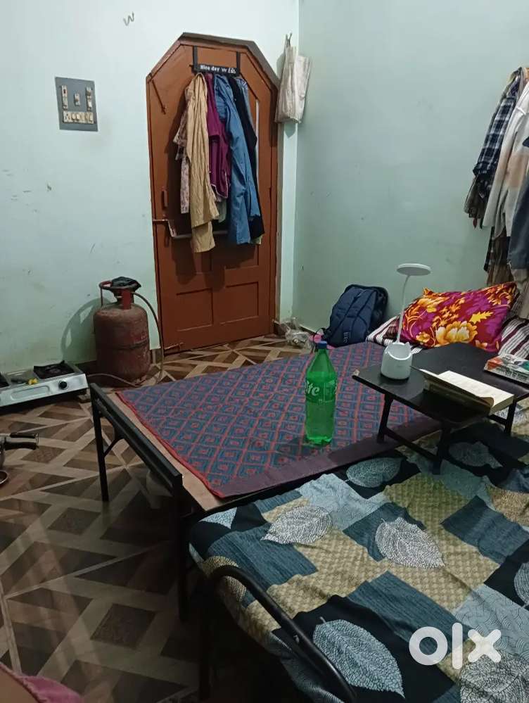 Need room partner for girl