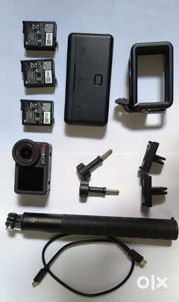 DJI Osmo Action 5 pro camera Adventure combo
