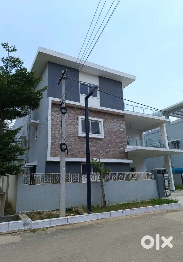 328 sq yards Triplex Villa for sale at 3.30 cr