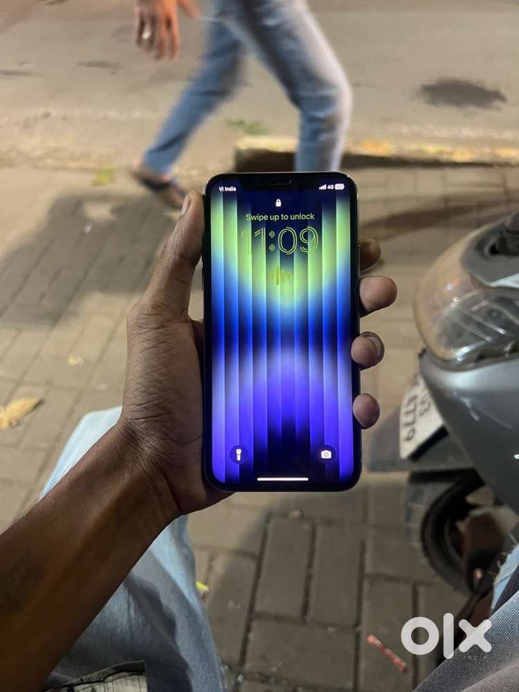 iPhone XS 256GB White Fresh Condition