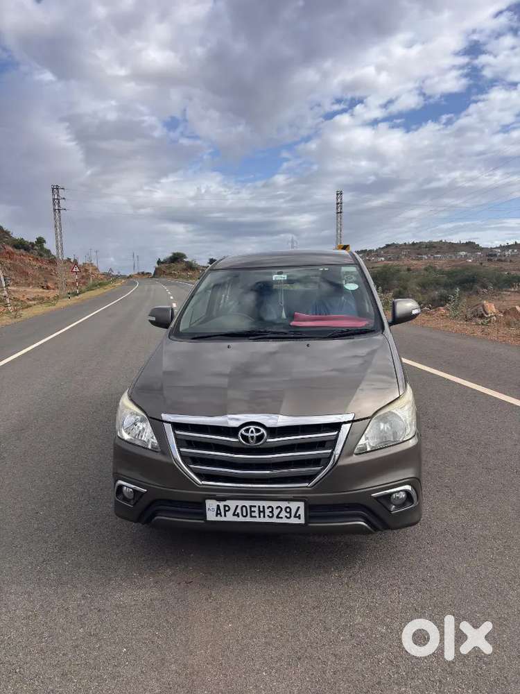 Toyota Innova 2015 Diesel 90000 Km Driven
