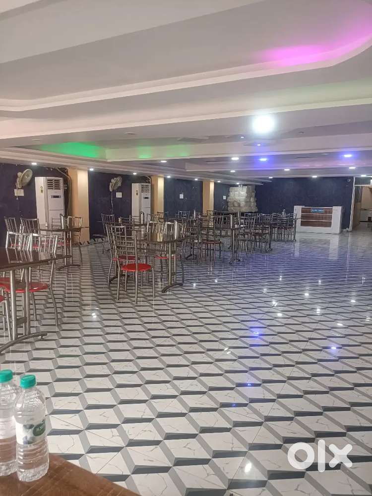 Puri sabji Jalebi banane wala chahie Rahane khane ka vyavastha hai