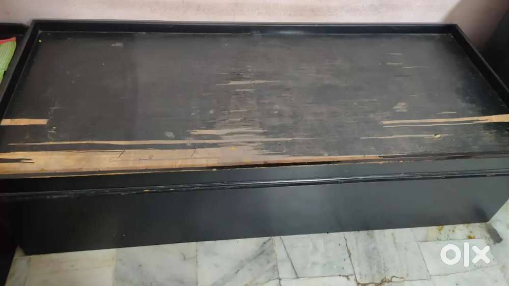 Set of 2 single bed-Good condition and affordable price