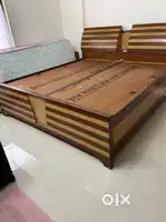 1 king size bed, 1 queen size bed, 1 wardrobe 6’x6’ & wardrobe 6’x 7