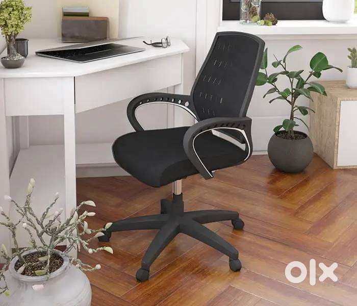 SECOND HAND Executive Chair - Revolving
