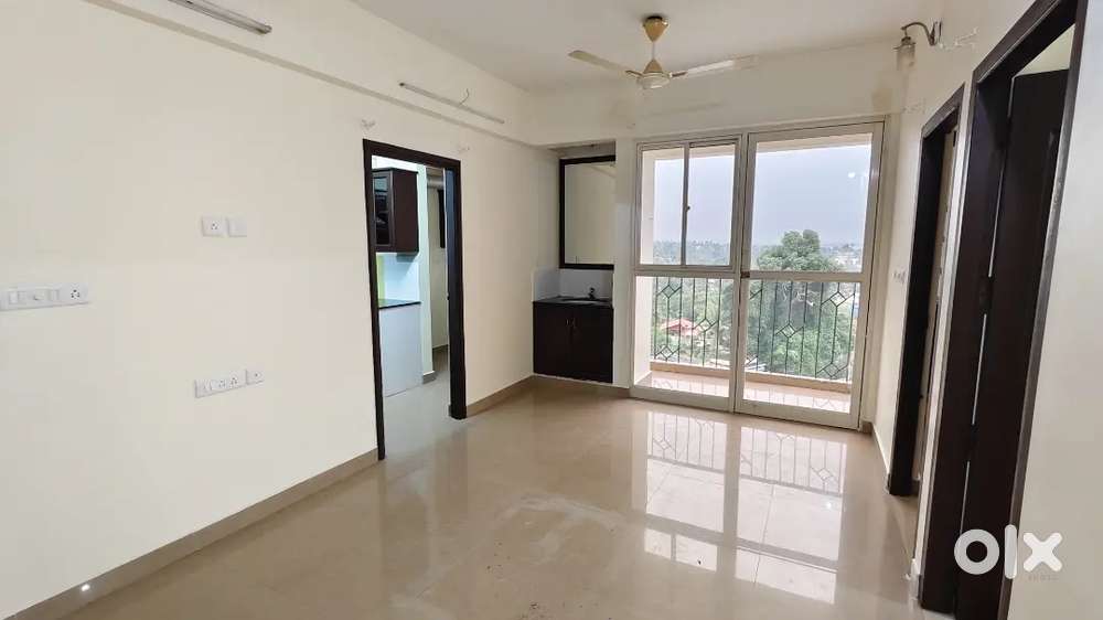 2bhk unfurnished near Road side