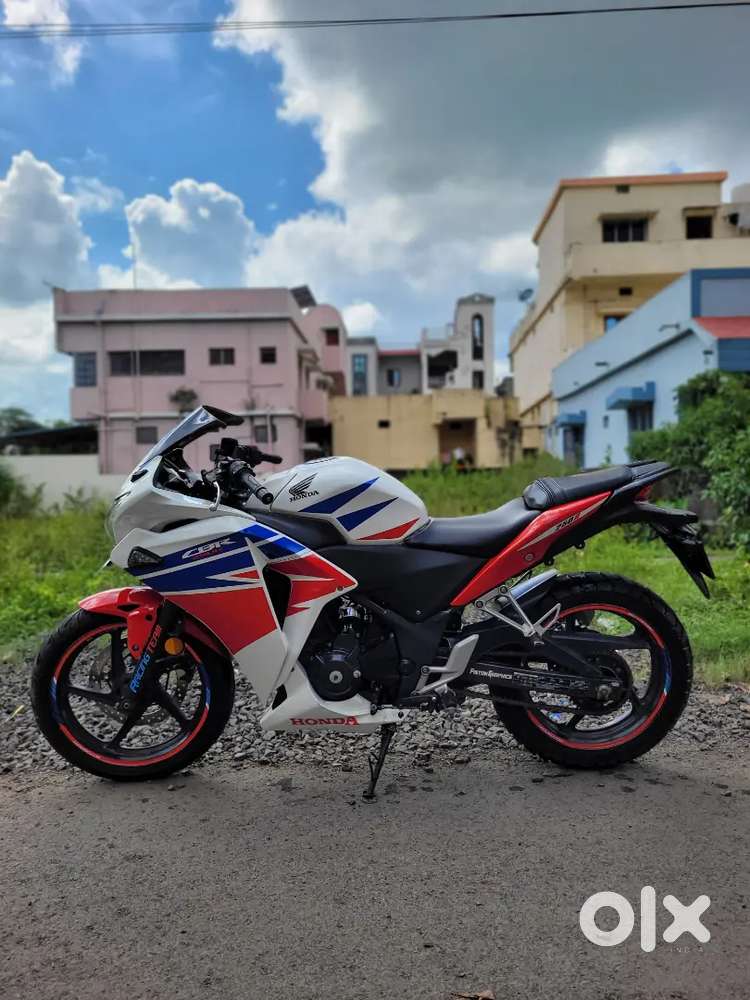 CBR 250R (TRICOLOUR)