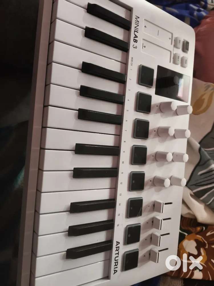 Arturia MiniLab 3, 25 Slim-Key USB-C Midi Controller