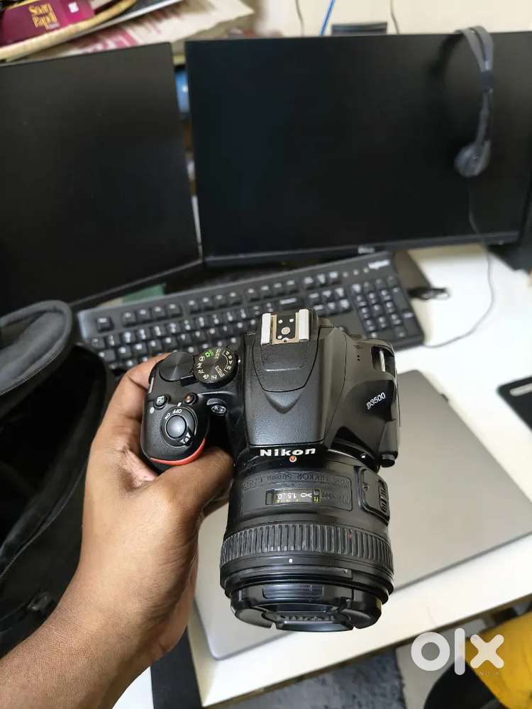 Nikon D3500 with 2 lens 50mm af prime lens and 18-55mm kit lens