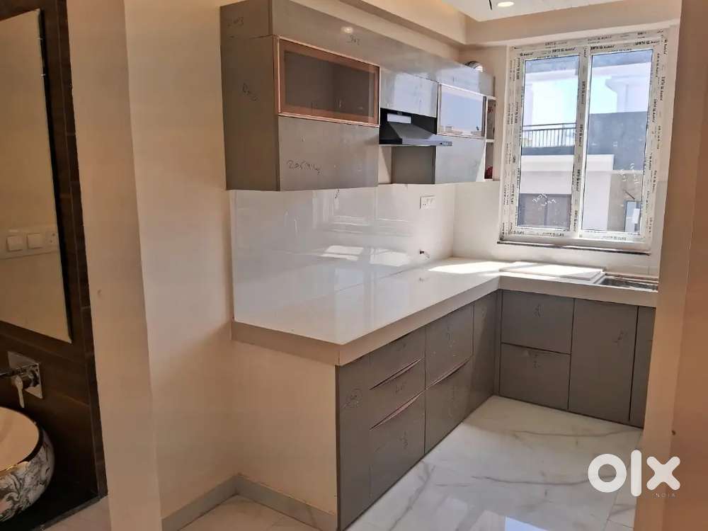 3bhk semi furnished rent 18000