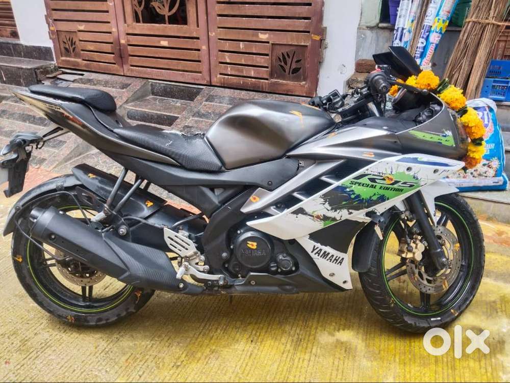 R15 v2 green colour