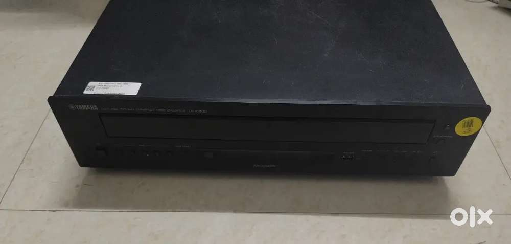 Yamaha CD-C600 – 5-Disc Player.