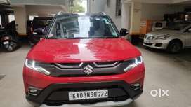 Maruti Suzuki Brezza dual tone with rooftoo 2024 Petrol 6500 Km Driven