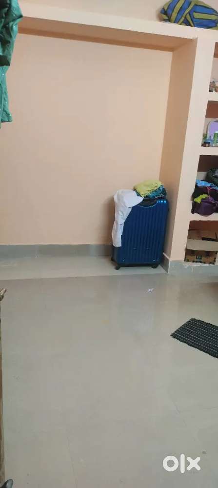 Urgent female roomate 1 bhk