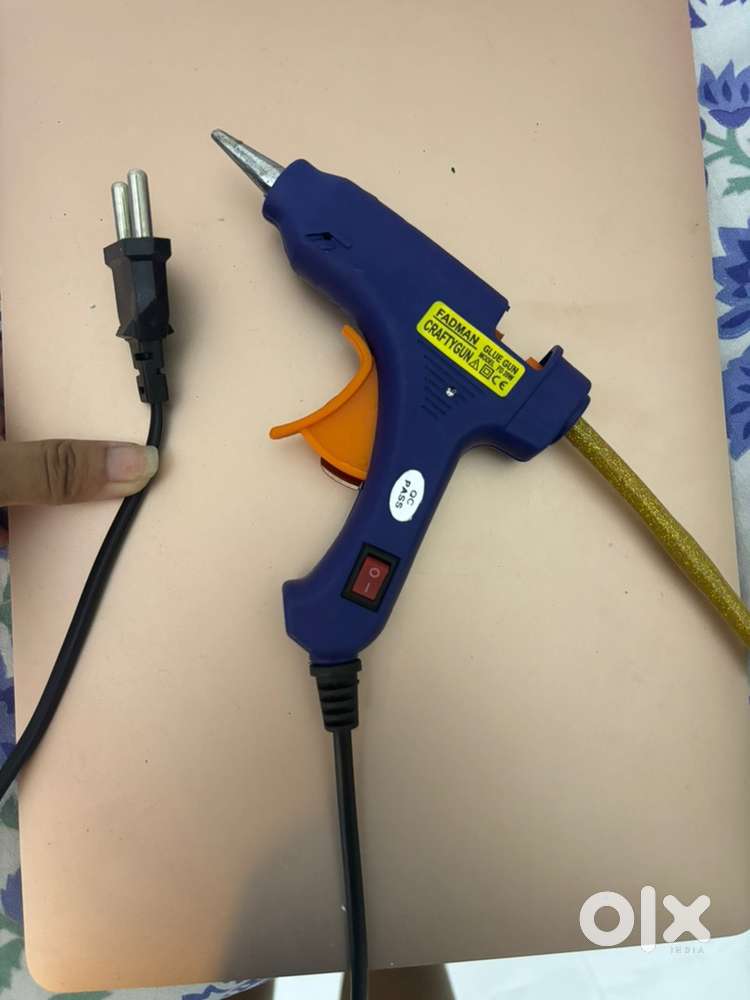 Glue Gun with glue sticks
