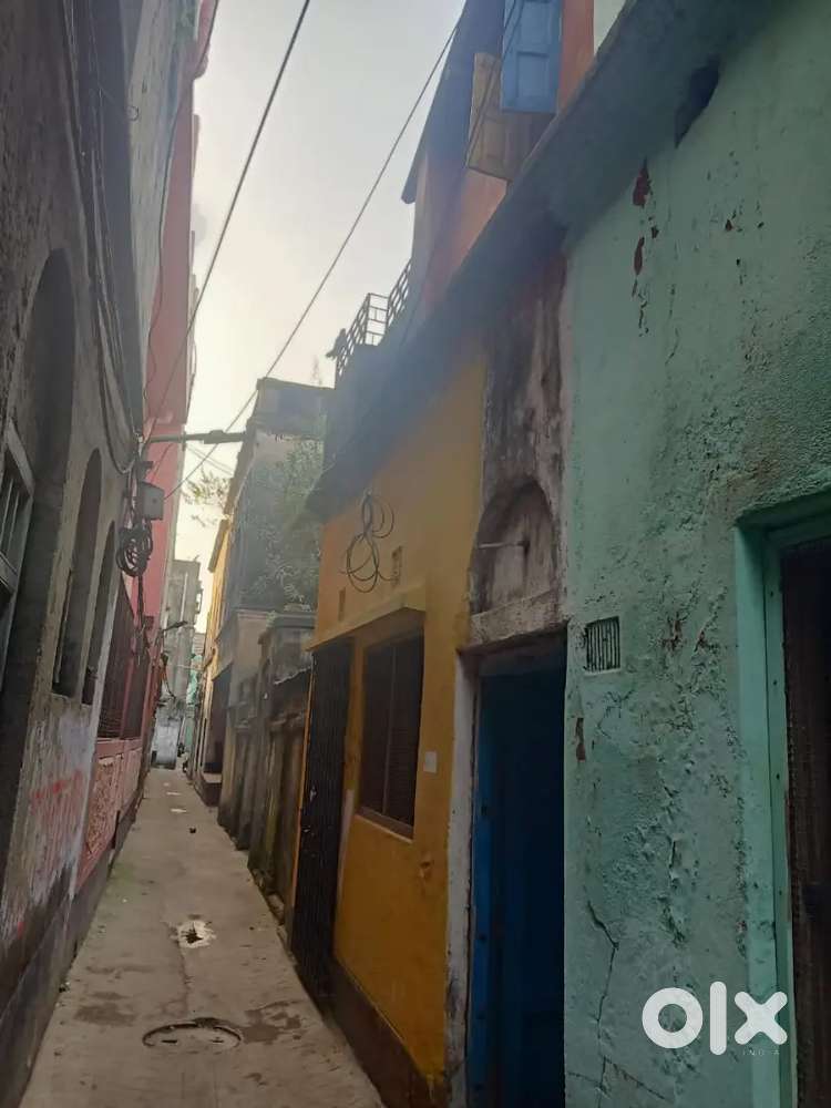 House sale near Maniktala Kolkata.