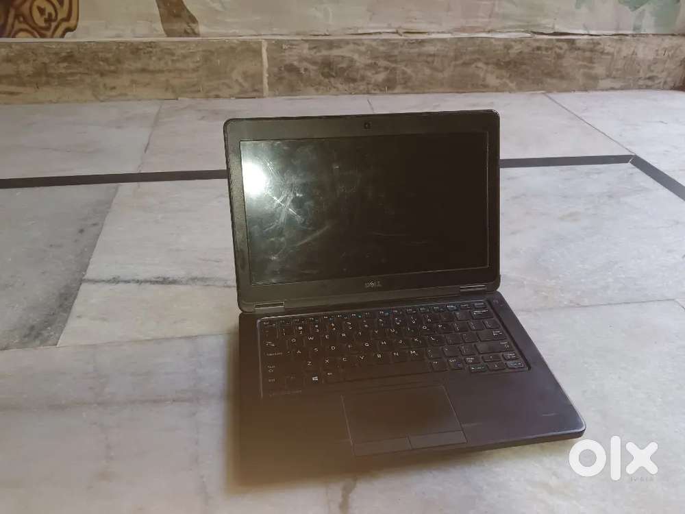 Laptop Dell latitude e5250 8gb 256 storage