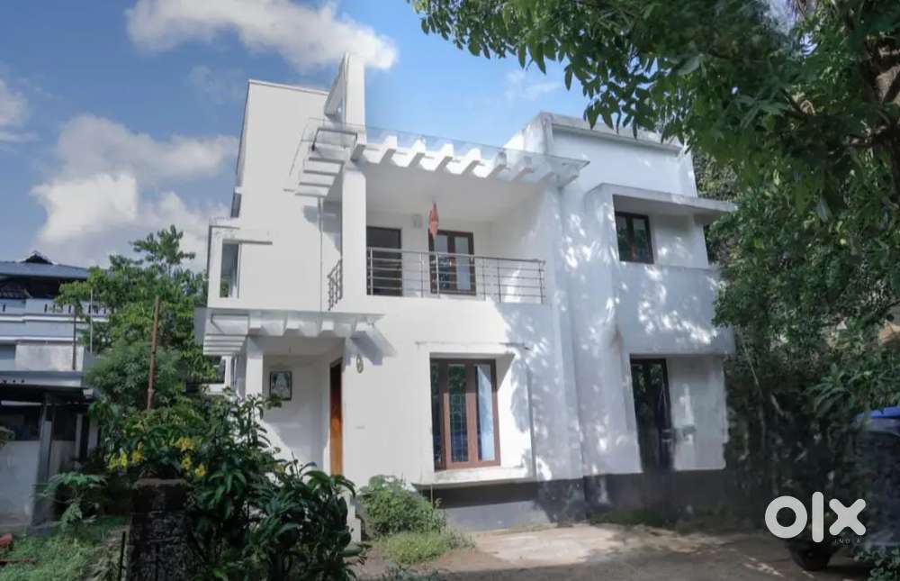 Eroor labour jn near 6cent 3BHK house for sale