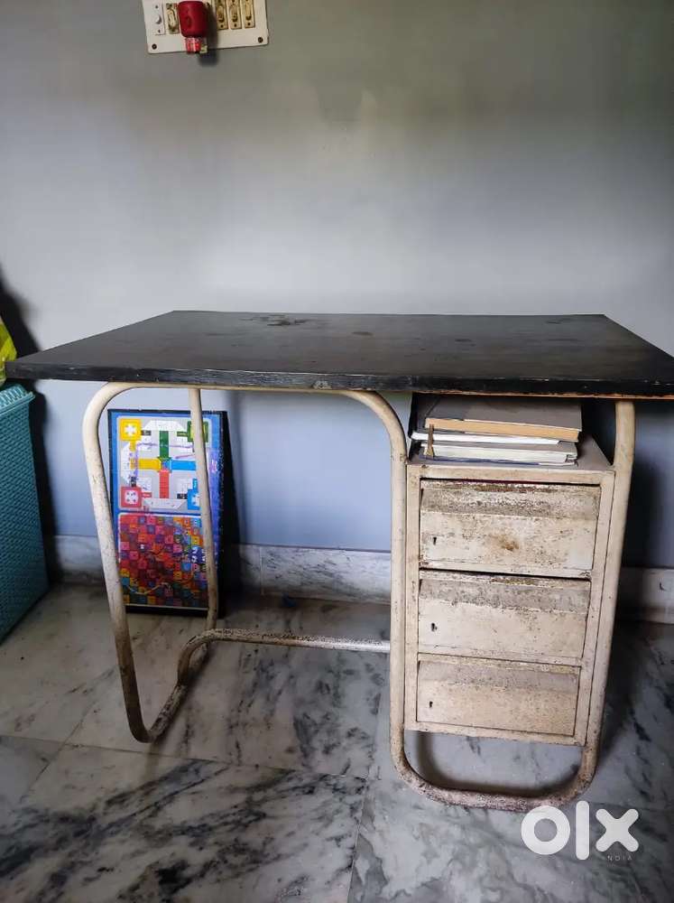 Office table
