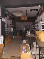 Showroom fittings