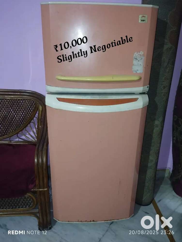 Refrigerator, Samsung oven, Current Appliances,Shop Counter,Iron Racks