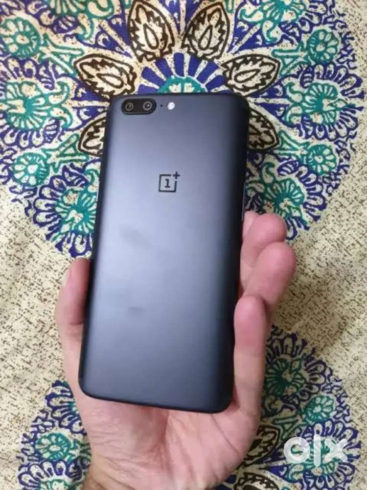 OnePlus 5 - 6GB RAM, Snapdragon 835 Processor, Less Used.