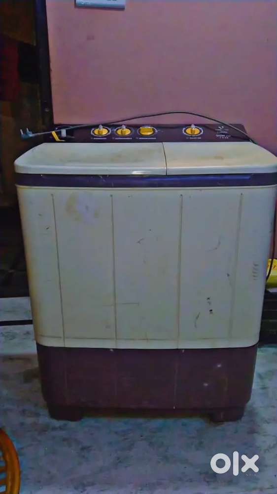 Second hand double door washing machine 7.0 kg dry is not working