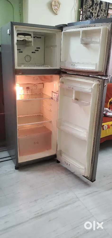 Whirlpool double door refrigerator