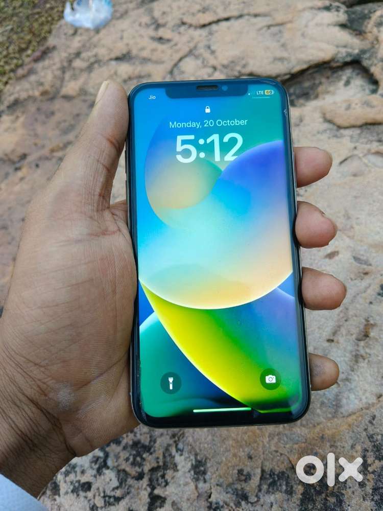 Iphone x 64gb display change hai