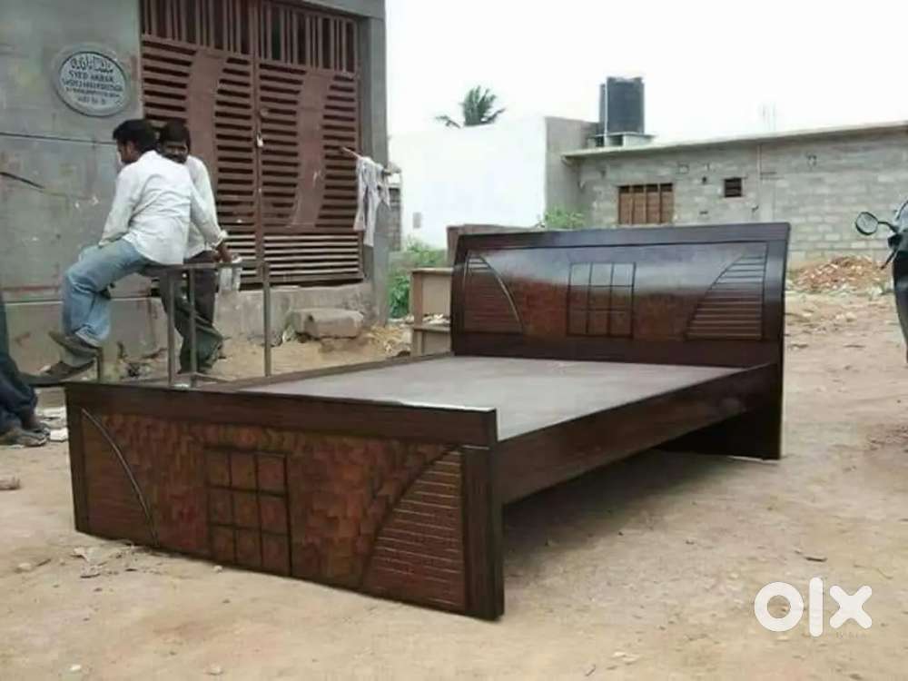 New 5*6 wooden double cot just 7500 mattress 3500