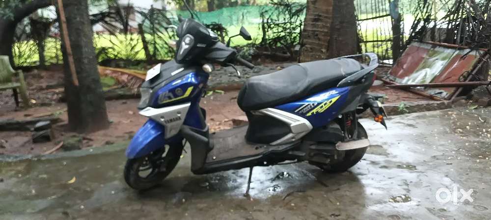 Yamaha scooter
