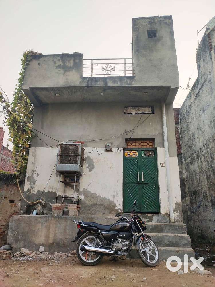 50 gaj ka makaan gaur chowk ke paas sirf 16 lakh me